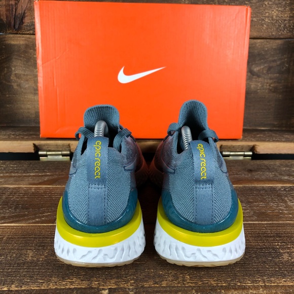 NEW Women's Nike Epic React Flyknit 2 Shoes Size 6 - Picture 2 of 8